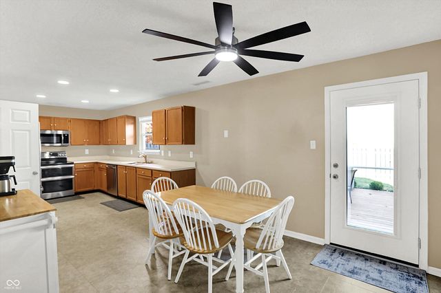 7596 Wheatgrass Lane, Noblesville, IN 46062