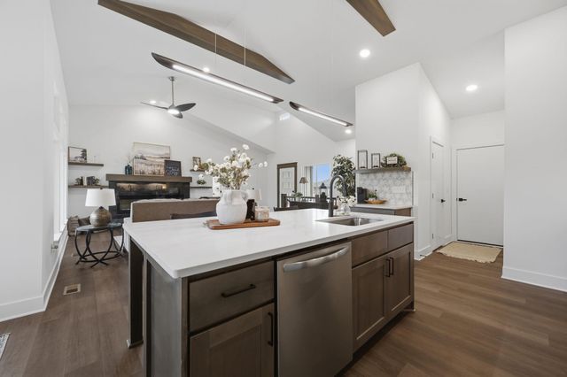 8231 E Summerside Pl, Bel Aire, KS 67226