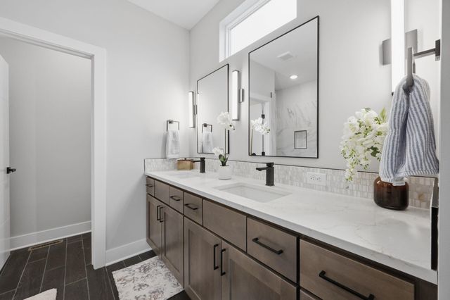 8231 E Summerside Pl, Bel Aire, KS 67226