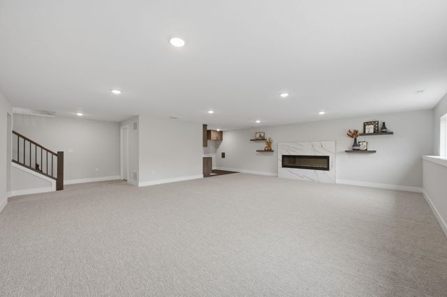 8231 E Summerside Pl, Bel Aire, KS 67226