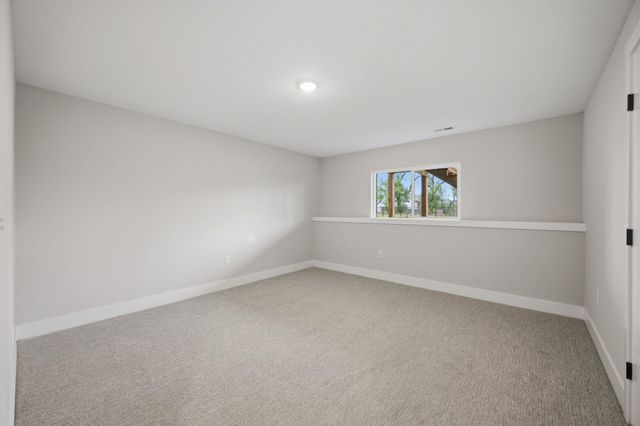 8231 E Summerside Pl, Bel Aire, KS 67226