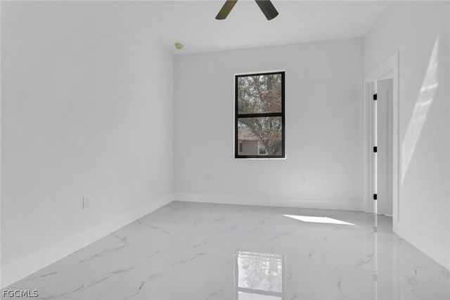 2800 NE 4th PL, Cape Coral, FL 33909