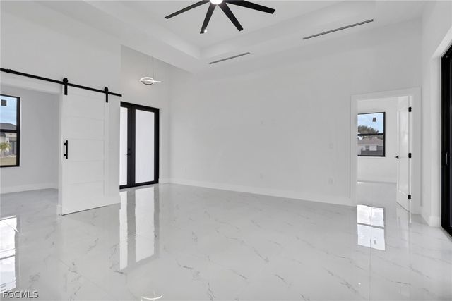 2800 NE 4th PL, Cape Coral, FL 33909