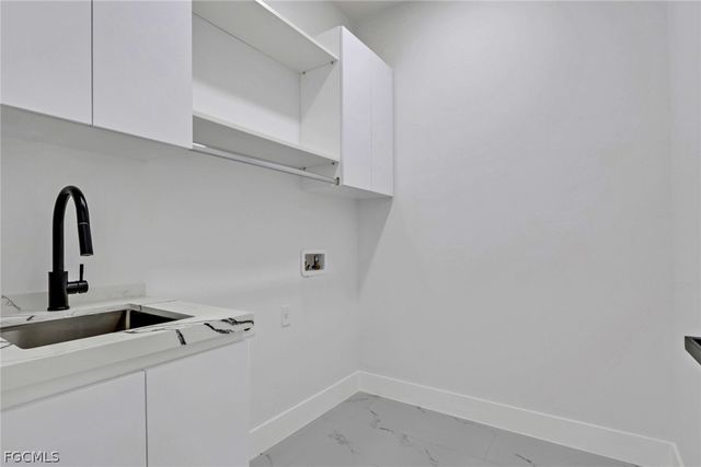 2800 NE 4th PL, Cape Coral, FL 33909