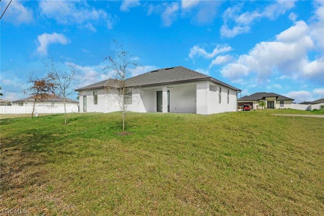 2800 NE 4th PL, Cape Coral, FL 33909