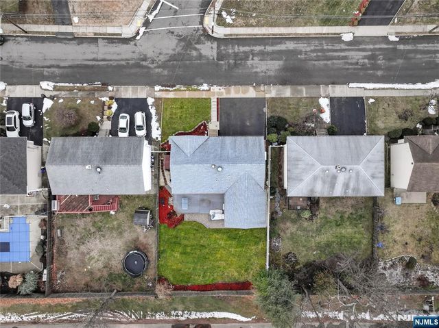 152 Claremont Avenue, Saddle Brook, NJ 07663