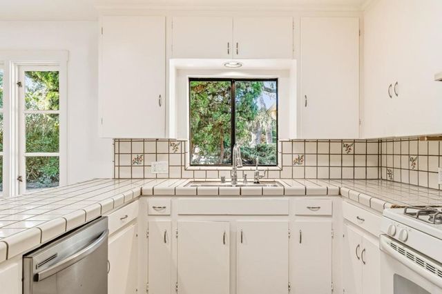 1132 Seaview Avenue, Pacific Grove, CA 93950