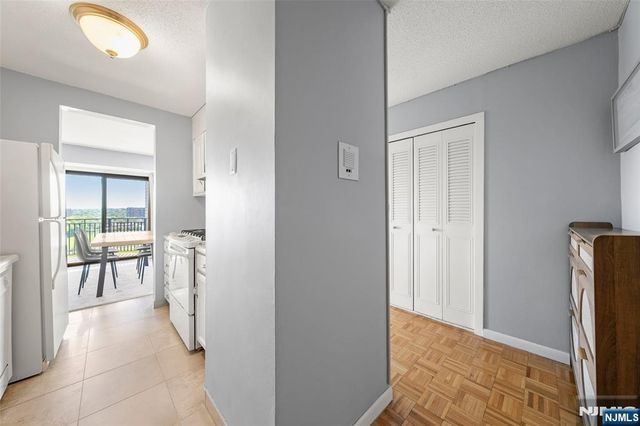 150 Overlook Avenue 8D, Hackensack, NJ 07601