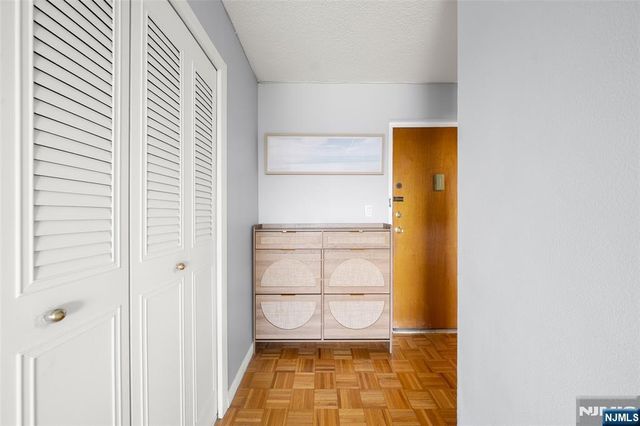 150 Overlook Avenue 8D, Hackensack, NJ 07601