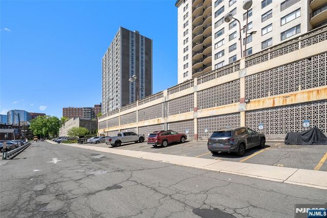 150 Overlook Avenue 8D, Hackensack, NJ 07601