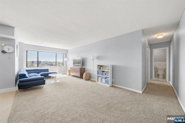 150 Overlook Avenue 8D, Hackensack, NJ 07601