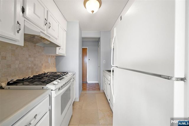 150 Overlook Avenue 8D, Hackensack, NJ 07601