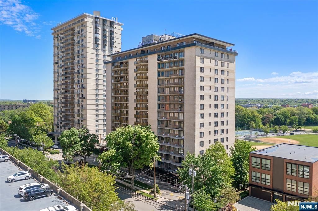 150 Overlook Avenue 8D, Hackensack, NJ 07601