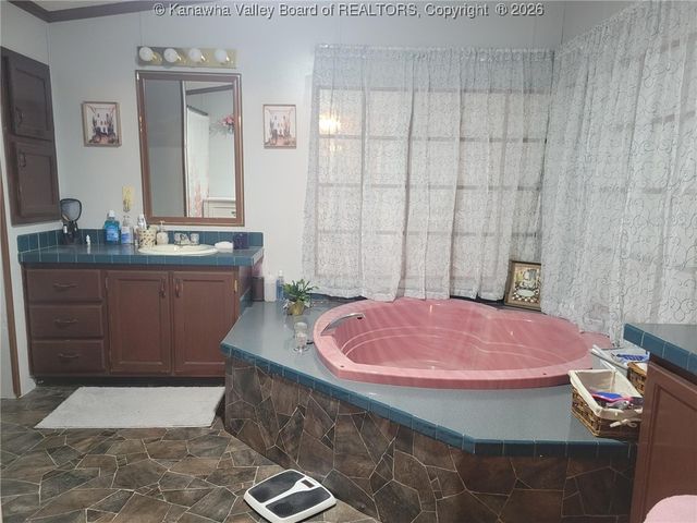 1010 Kanawha Street, Hansford, WV 25103