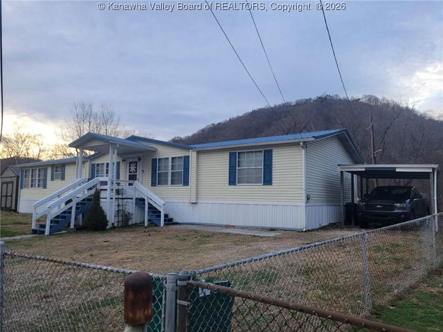 1010 Kanawha Street, Hansford, WV 25103