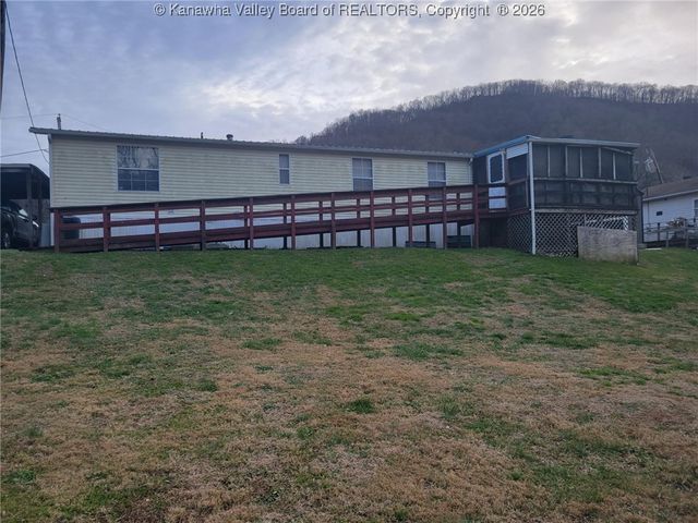1010 Kanawha Street, Hansford, WV 25103
