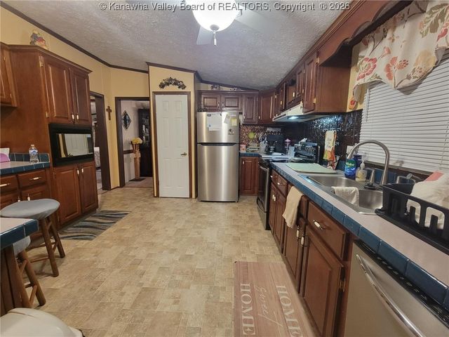 1010 Kanawha Street, Hansford, WV 25103