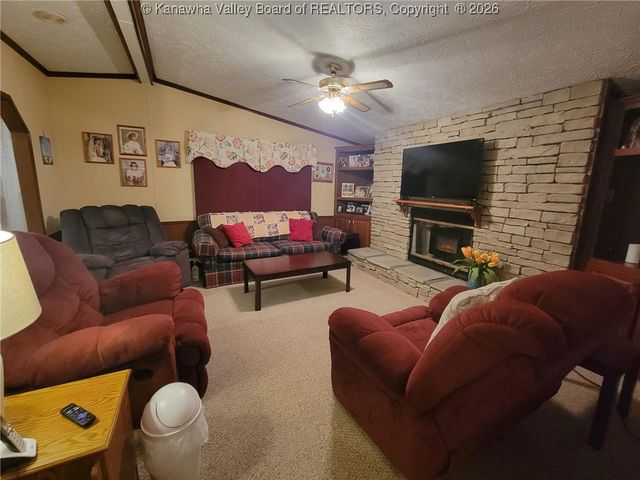 1010 Kanawha Street, Hansford, WV 25103