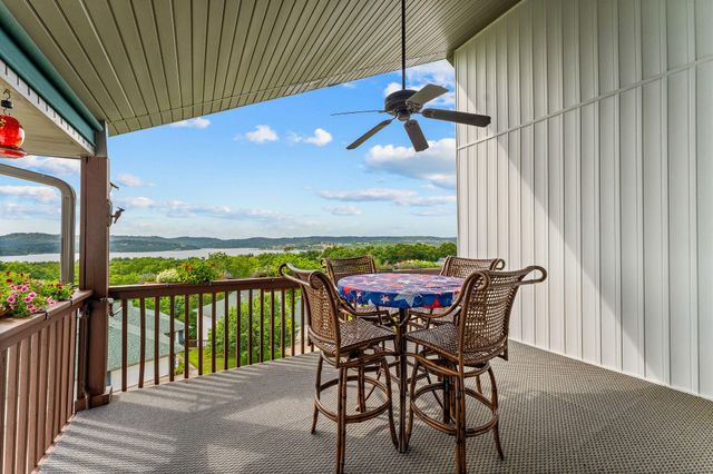 201 Point Seven Road 8, Kimberling City, MO 65686