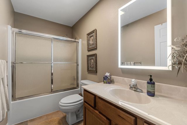 201 Point Seven Road 8, Kimberling City, MO 65686
