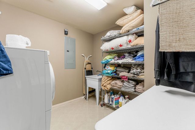 201 Point Seven Road 8, Kimberling City, MO 65686