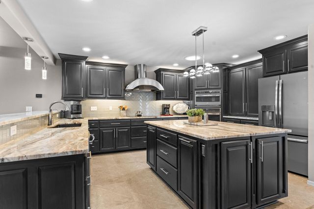 201 Point Seven Road 8, Kimberling City, MO 65686