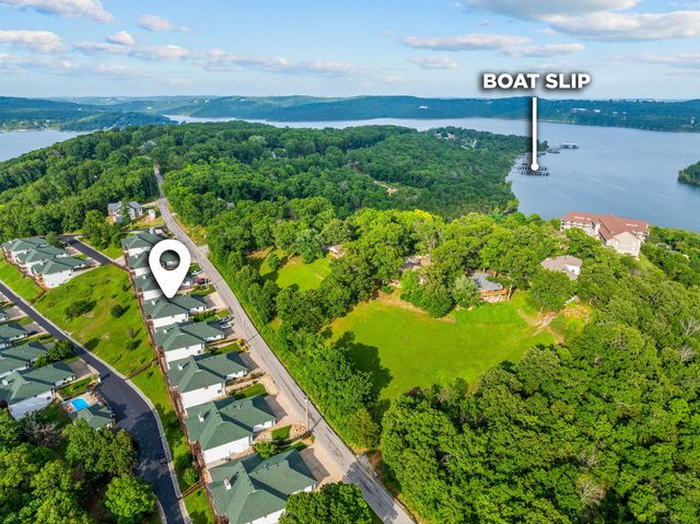 201 Point Seven Road 8, Kimberling City, MO 65686