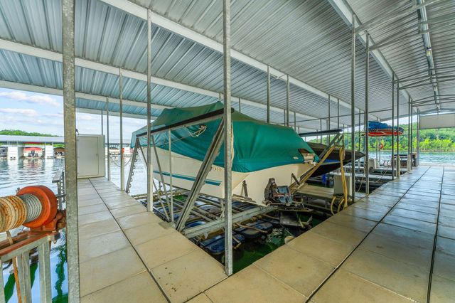 201 Point Seven Road 8, Kimberling City, MO 65686