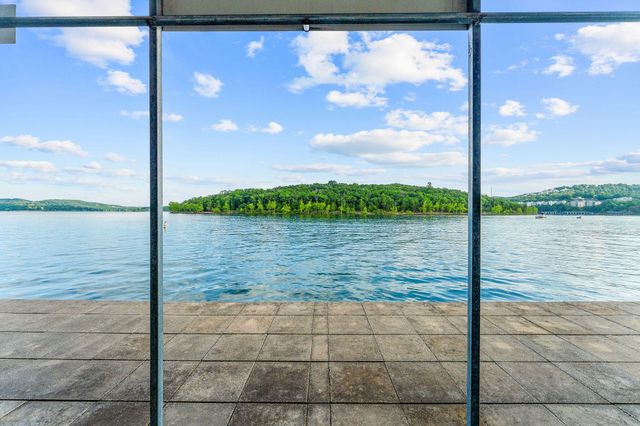 201 Point Seven Road 8, Kimberling City, MO 65686