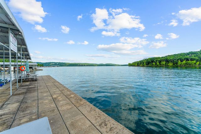 201 Point Seven Road 8, Kimberling City, MO 65686