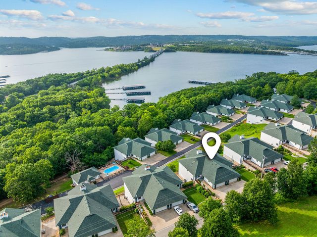 201 Point Seven Road 8, Kimberling City, MO 65686