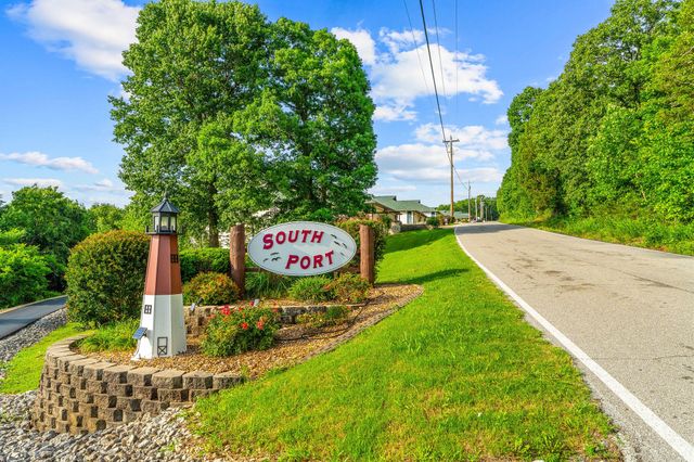 201 Point Seven Road 8, Kimberling City, MO 65686