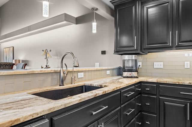 201 Point Seven Road 8, Kimberling City, MO 65686
