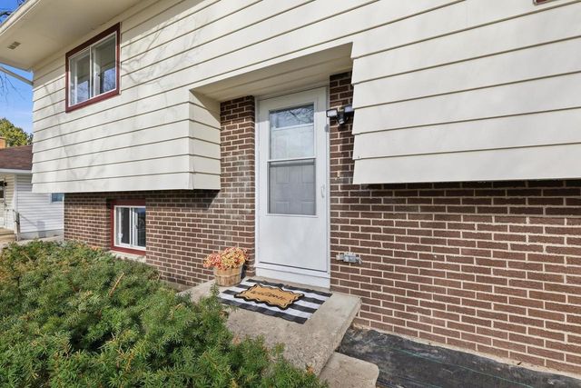 809 Bewick Drive, Madison, WI 53714