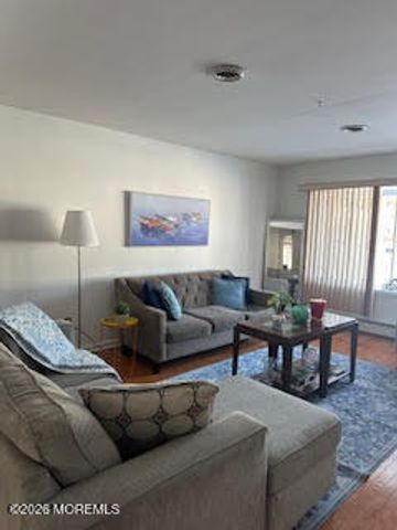 56 Auburn Road, Toms River, NJ 08757