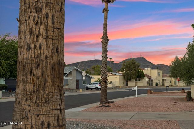 3017 W SAHUARO Drive, Phoenix, AZ 85029