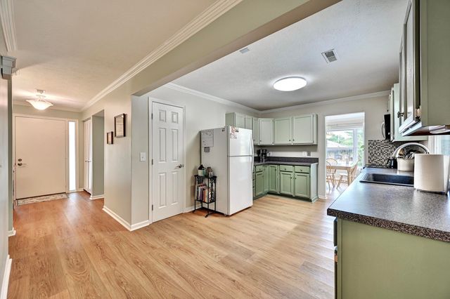 220 Burgess Lane, Florence, KY 41042