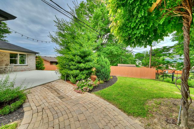 220 Burgess Lane, Florence, KY 41042