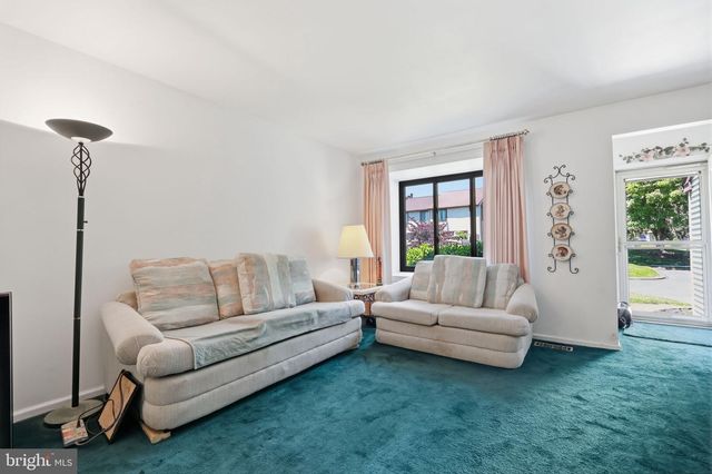 121 WINDHAM CT, Newtown, PA 18940