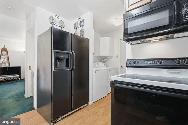 121 WINDHAM CT, Newtown, PA 18940