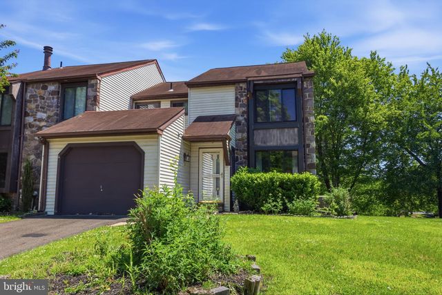 121 WINDHAM CT, Newtown, PA 18940