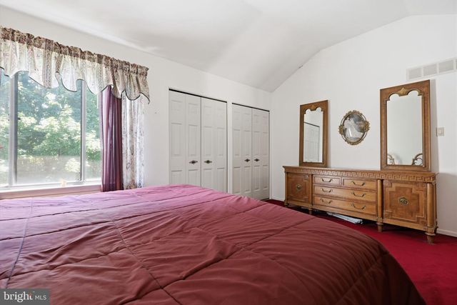 121 WINDHAM CT, Newtown, PA 18940