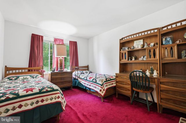 121 WINDHAM CT, Newtown, PA 18940