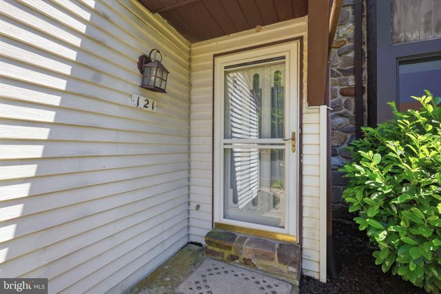 121 WINDHAM CT, Newtown, PA 18940