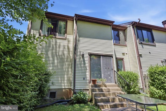 121 WINDHAM CT, Newtown, PA 18940