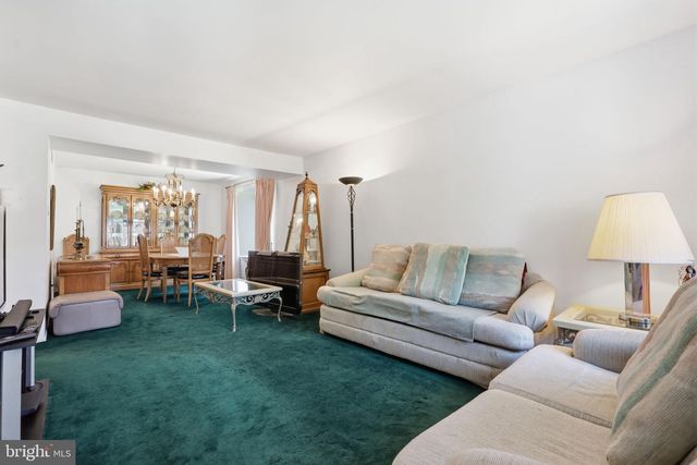 121 WINDHAM CT, Newtown, PA 18940
