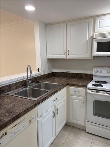 4624 SW 45 LANE, Gainesville, FL 32608