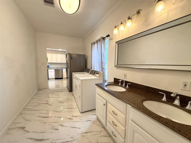 421 Sidney Street 1, Houston, TX 77003