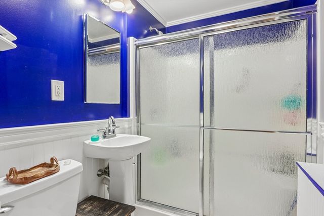8 Foster St, Oxford, MA 01540