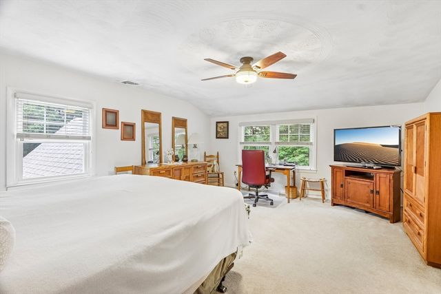 8 Foster St, Oxford, MA 01540